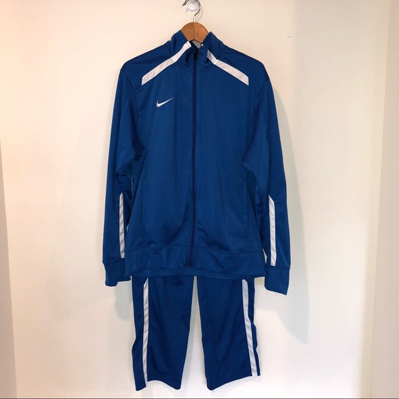 nike warm up suit